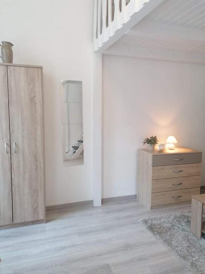 Rose Apartmann *